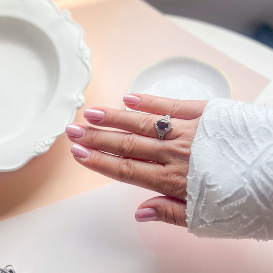 טבעת כסף "נועה" עם אבן גרנט