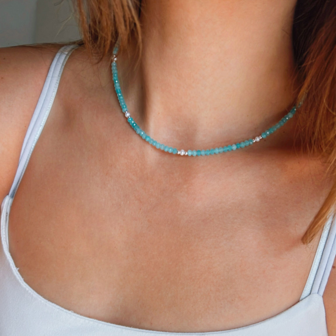 ARI שרשרת אבני אמזונייט בשילוב פנינים