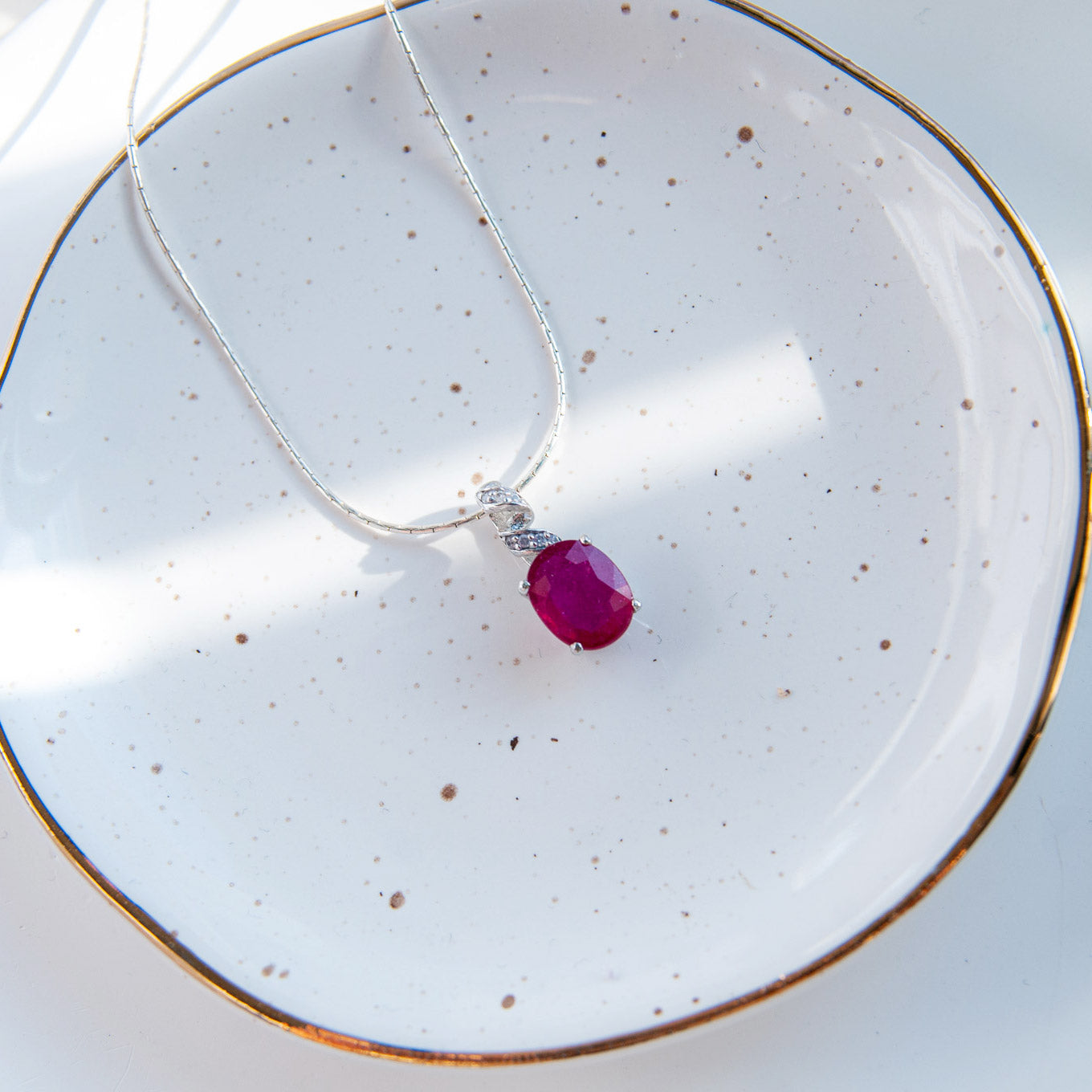 תליון כסף "אניה" עם אבן רובי