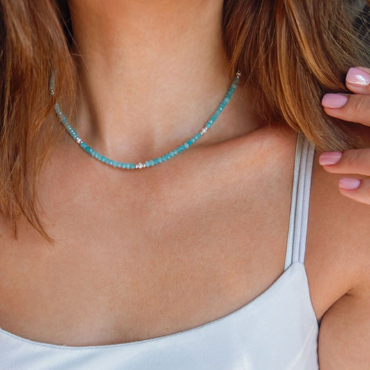 ARI שרשרת אבני אמזונייט בשילוב פנינים