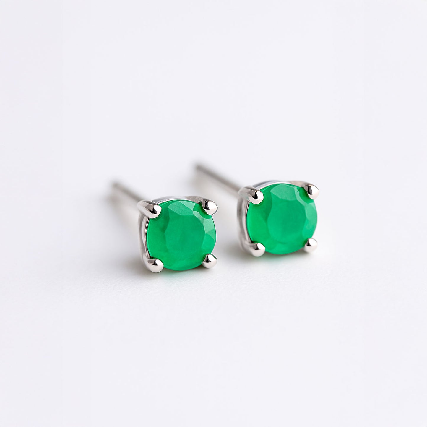 EMERALD עגילי כסף צמודים קים
