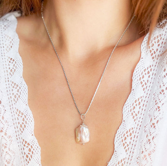 שרשרת כסף "אנה" עם פנינת בארוק ורודה