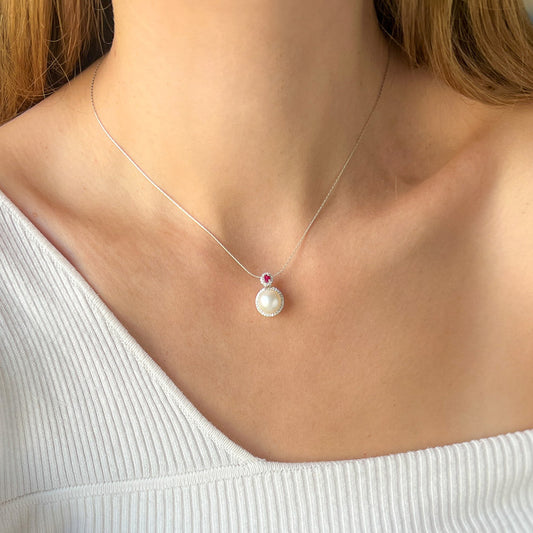 תליון כסף "לירי" עם פנינה ואבן רובי