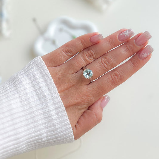 טבעת כסף "סופי" עם אבן בלו טופז