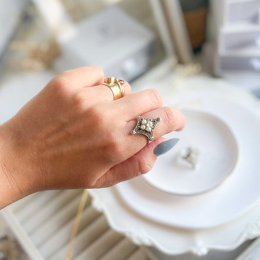 EDWINA טבעת כסף עם פנינה