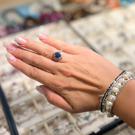 טבעת מכסף טהור "נועה" עם אבן ספיר