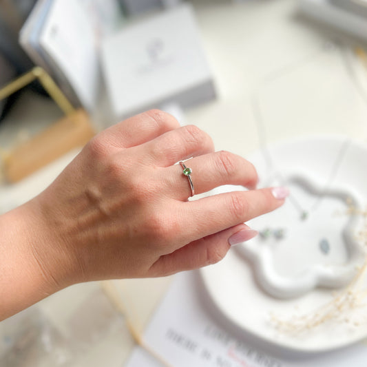 טבעת כסף טסיל עם אבן גרנט ירוק