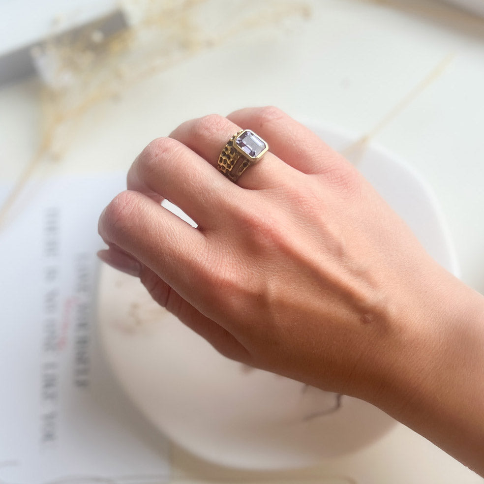 טבעת כסף "מארי" עם אבן אלכסנדריט