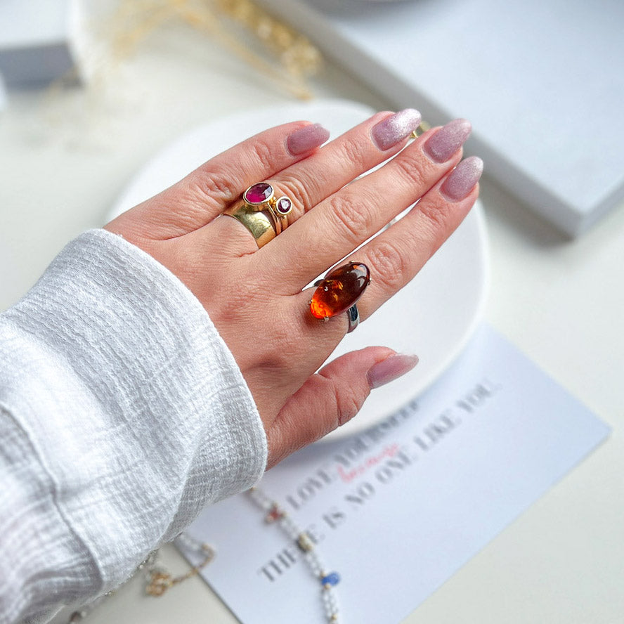 טבעת "זואי" ענבר בלטי בעבודת יד