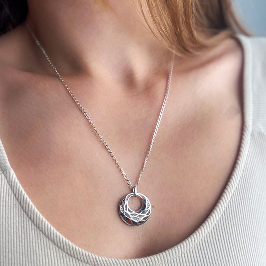 שרשרת כסף עם תליון אמייל טווס כחול