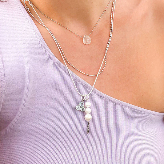 שרשרת כסף נחש עם תליון בלו טופז ופנינים