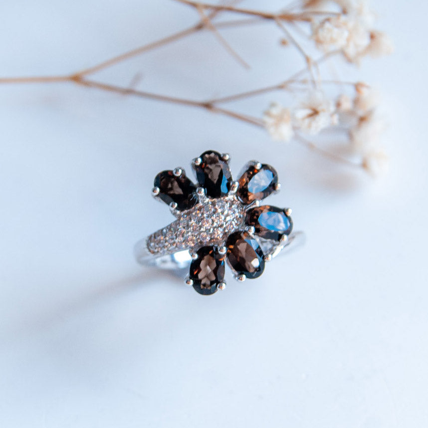 טבעת כסף טהור "מוניקה" עם אבני סמוקי קוורץ