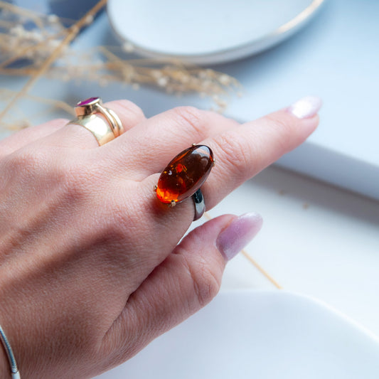 טבעת "זואי" ענבר בלטי בעבודת יד