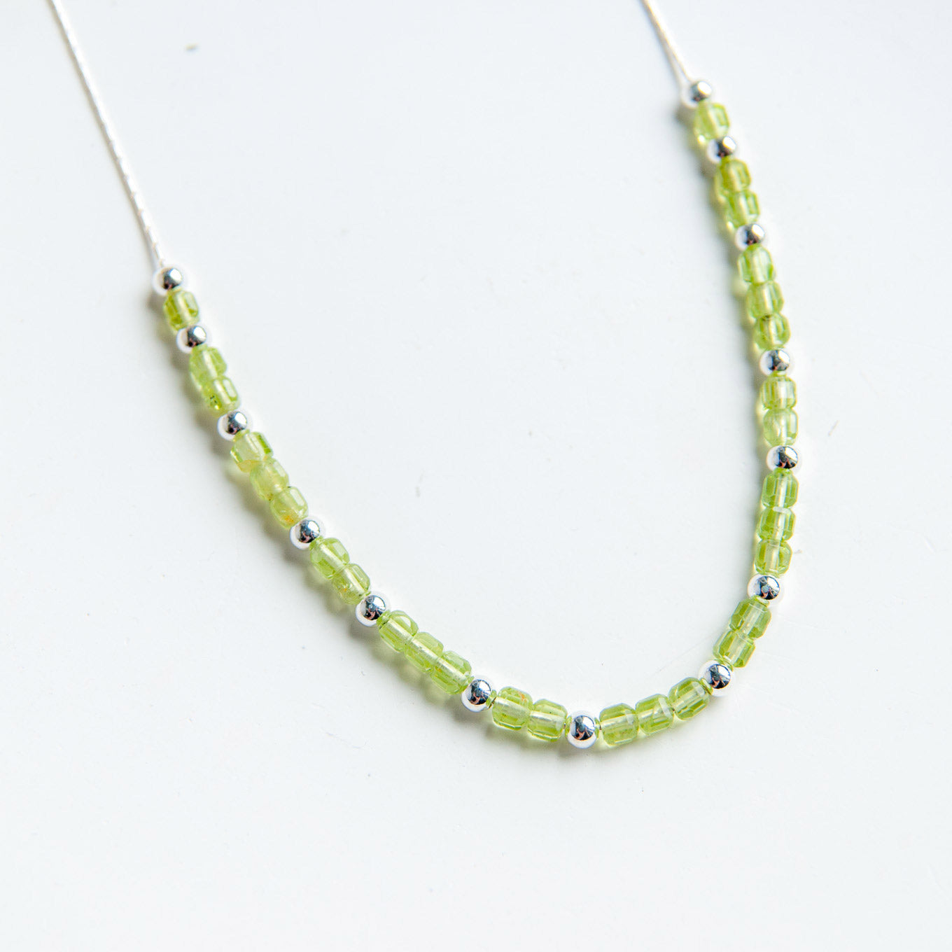 שרשרת קובה עם אבני פרידוט