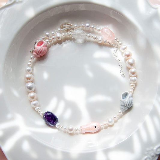 OCEAN שרשרת פנינים עם צדף ודג ורוד