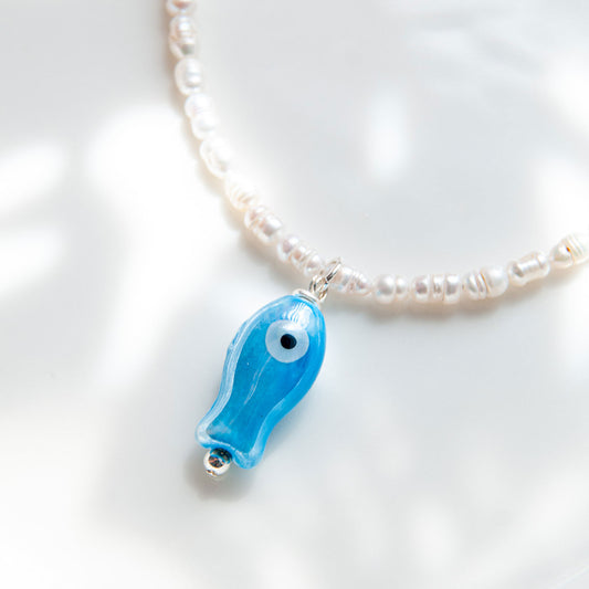 שרשרת פנינים אן עם תליון דג