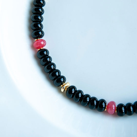 שרשרת לורן גדולה מאבני אוניקס שחור בגולד