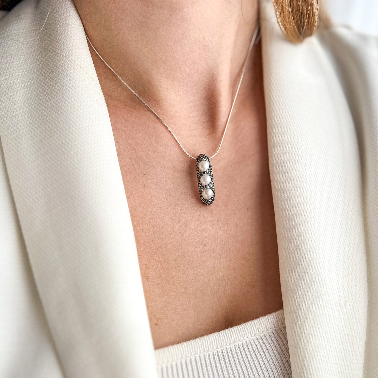 VIOLET שרשרת כסף עם פנינה