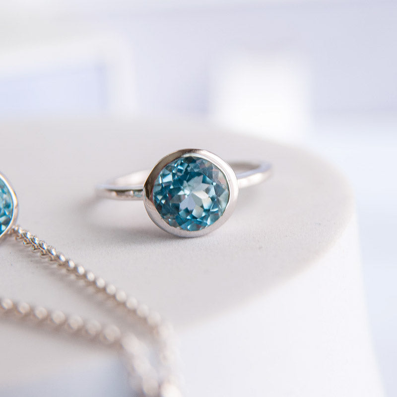 טבעת "טיילר" עם בלו טופז