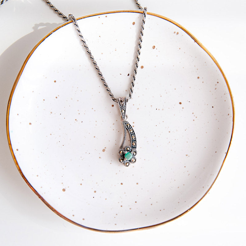 תליון "וינה" עם אמרלד