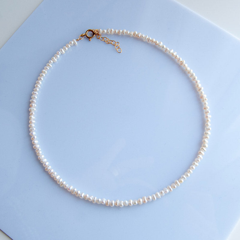 שרשרת פנינים עדינה אלה-לי