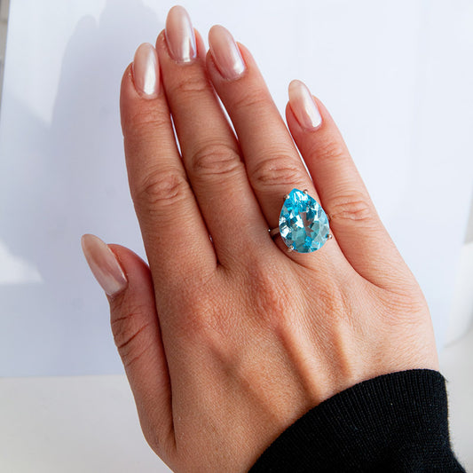 טבעת "נורה" עם טופז