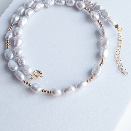 שרשרת פנינים אמנדה אפורה