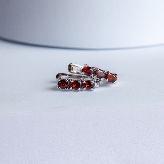 עגילי כסף "אוליב" עם אבני גרנט