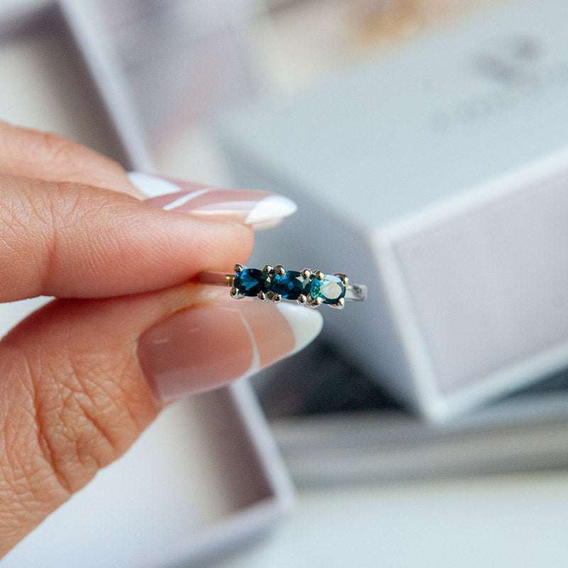 טבעת כסף "אוליב" עם אבני לונדון טופז