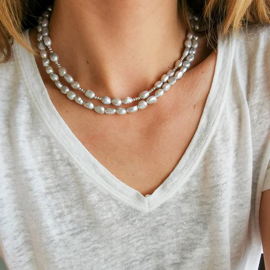 שרשרת פנינים אמנדה אפורה