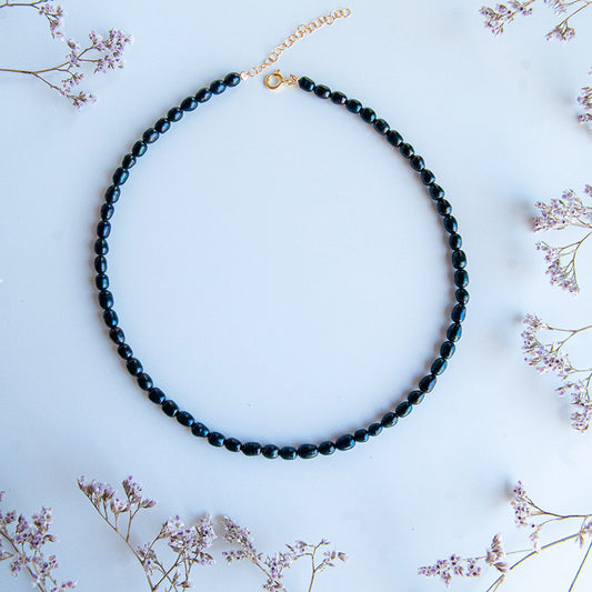 BLACK BEATRICE שרשרת פנינים