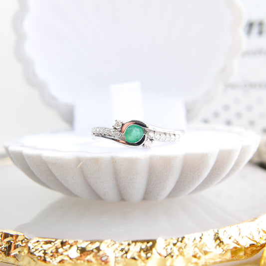 טבעת כסף "קלאסיקה" עם אבן אמרלד