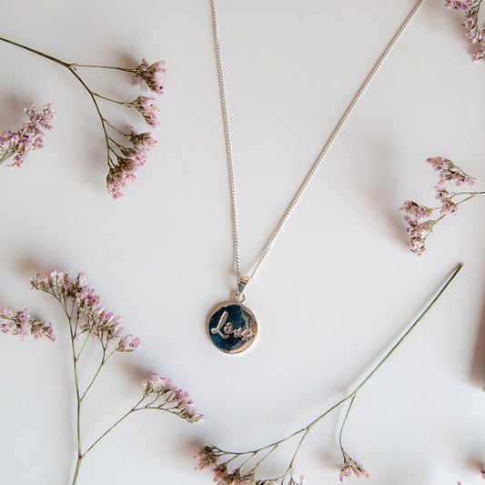 LOVE שרשרת כסף