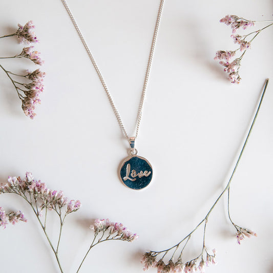 LOVE שרשרת כסף