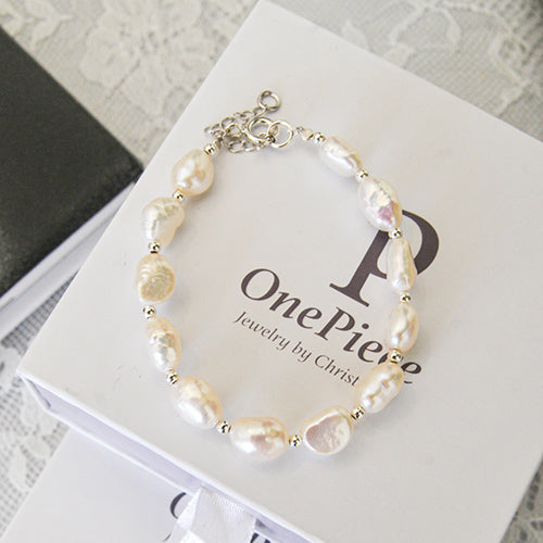 צמיד פנינים לבנות טיילור