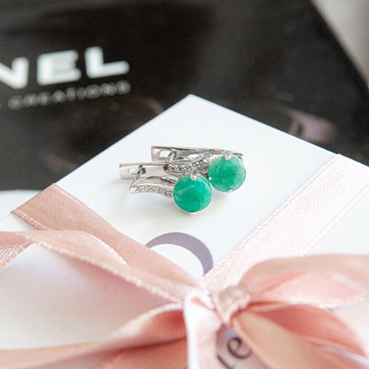 עגילי כסף "קייט" עם אבני אמרלד