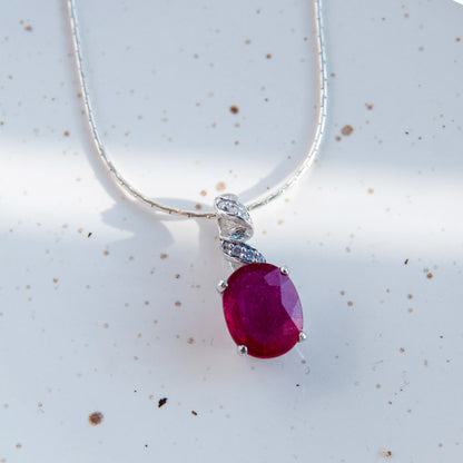 תליון כסף "אניה" עם אבן רובי