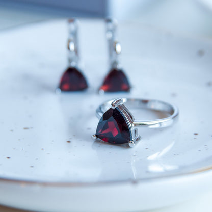 טבעת כסף "לילי" עם אבן גרנט