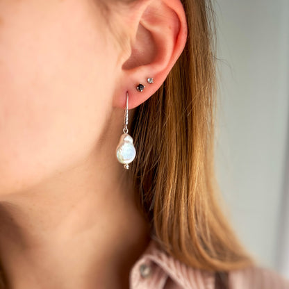 S HEART עגילי פנינה שטוחה