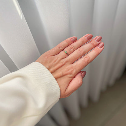 טבעת כסף טסיל עם אבן גרנט ירוק