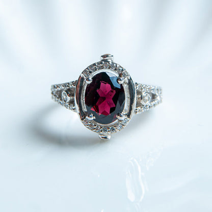 טבעת כסף "נועה" עם אבן גרנט