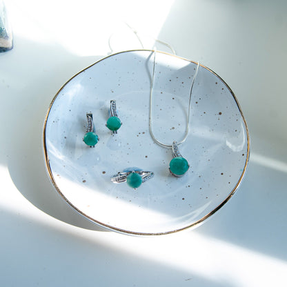 עגילי כסף "קייט" עם אבני אמרלד