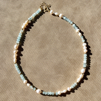 CRETE שרשרת פנינים ואבני אקוומרין