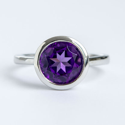 טבעת כסף "ליטל" עם אבן אמטיסט