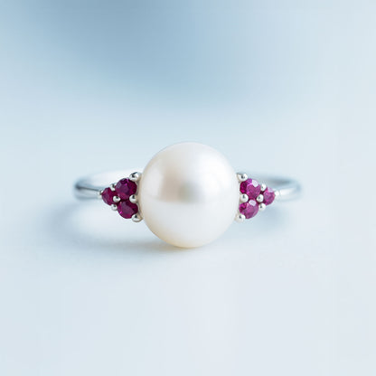 טבעת כסף "פיונה" עם פנינה ורובי