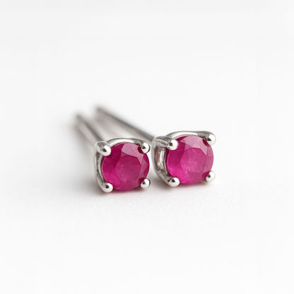 RUBY עגילי כסף צמודים קים