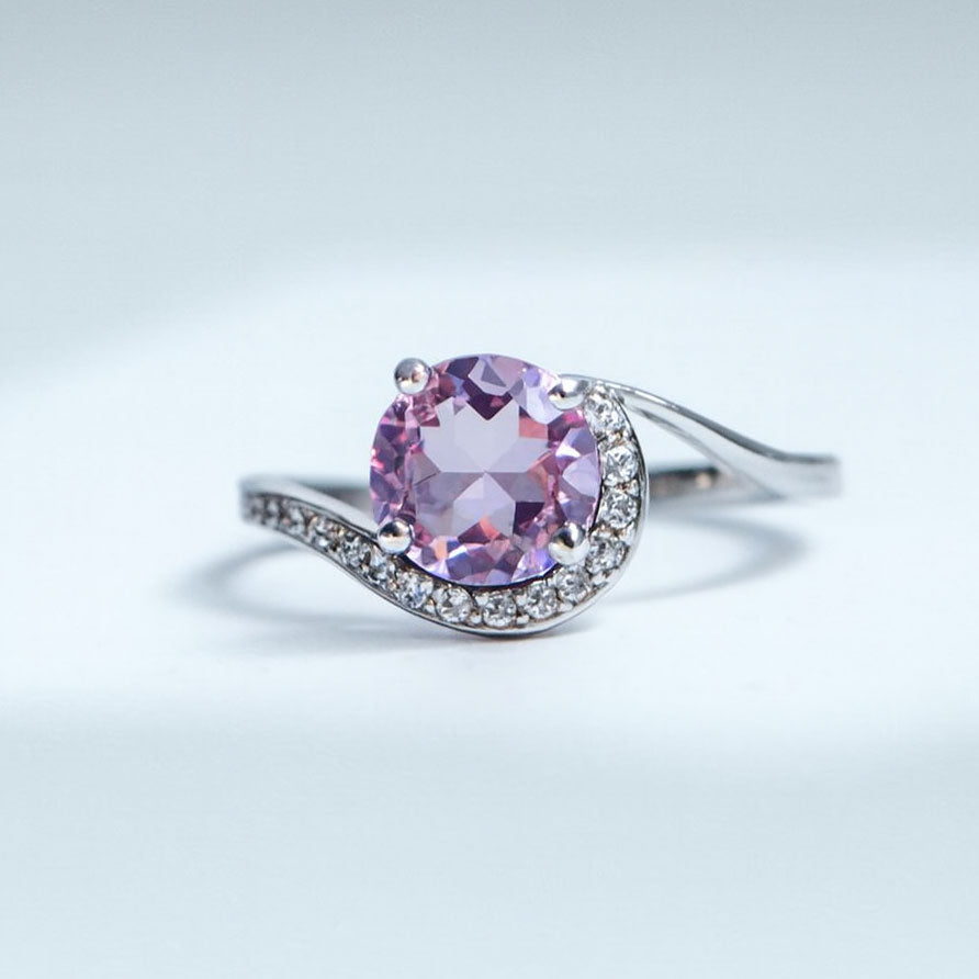 טבעת כסף "קלואי" עם אבן אמטיסט