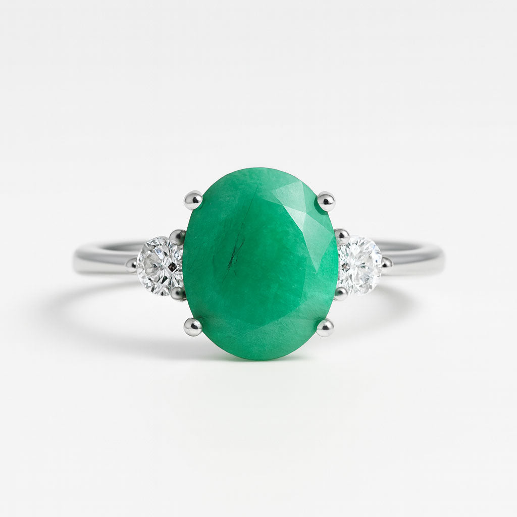 טבעת כסף "שי" עם אבן אמרלד טבעית
