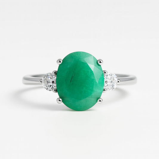 טבעת כסף "שי" עם אבן אמרלד טבעית