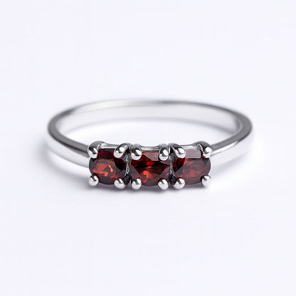 טבעת כסף "אוליב" עם אבני גרנט